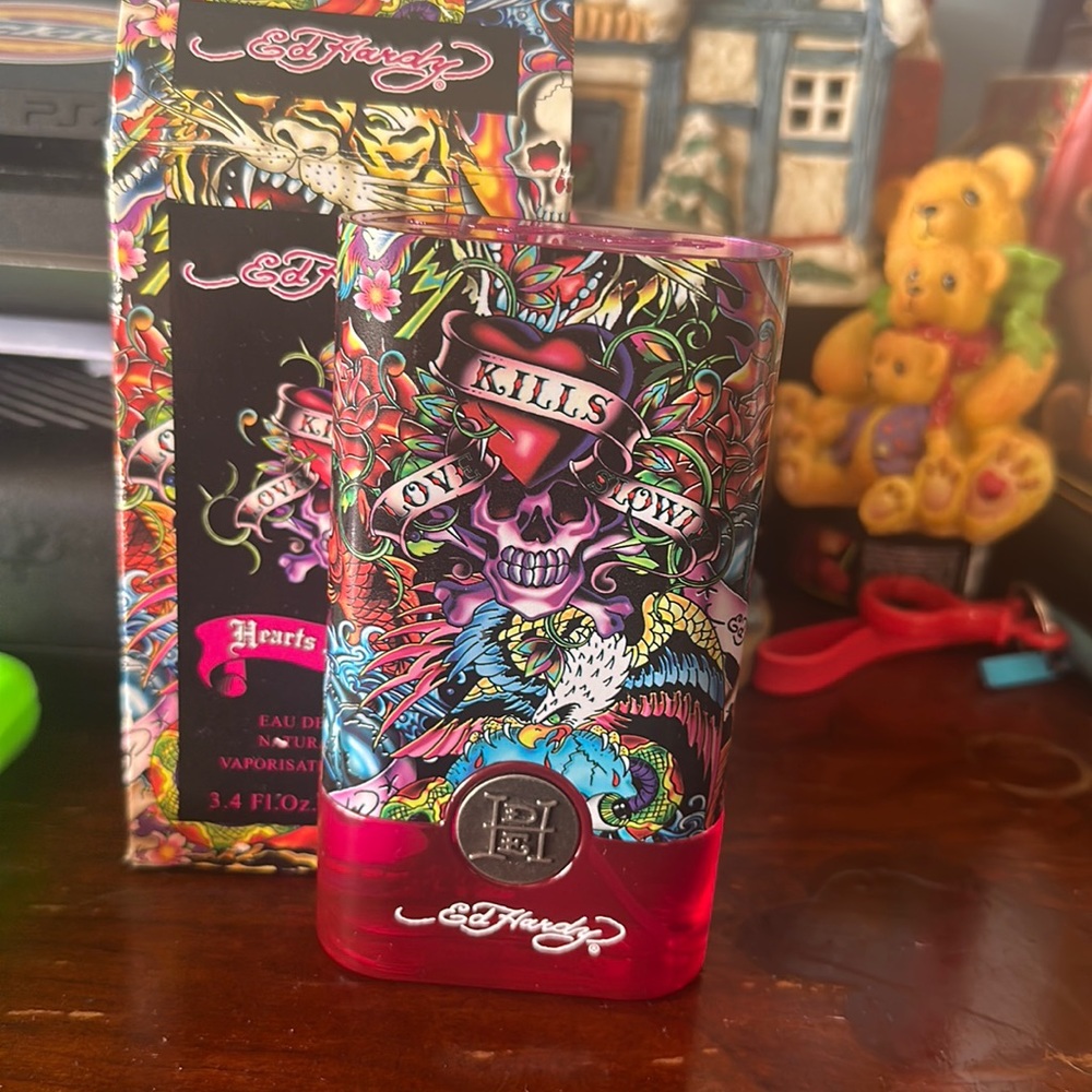 Sprayed about 4x ed hardy perfume smells good but not my sweetness type